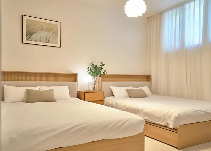 Nook Gangnam #4min To Seonjeongneung#4 Double Beds #선정릉역 도보 4분#공항버스이용편리#호텔급 침구#각 방 에어컨 #무료 Wi-fi#최대8인#2025년올리모델링#세탁건조기 Seoul